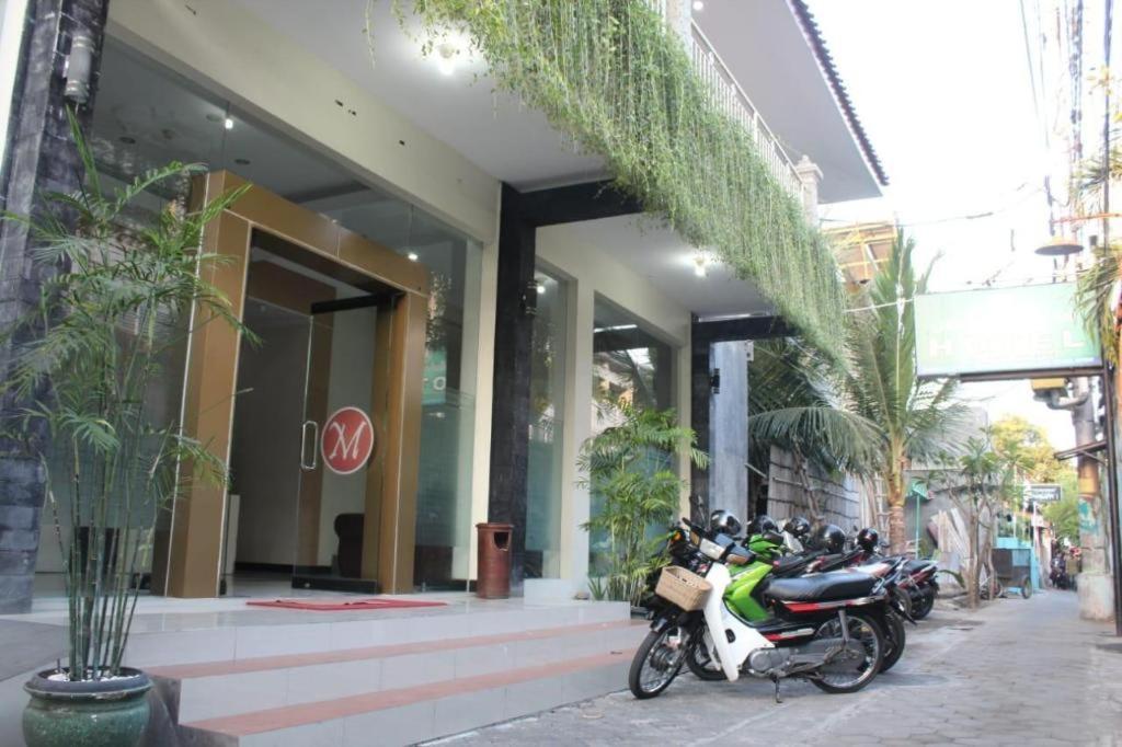 Malioboro Garden Hotel Джокьякарта Экстерьер фото