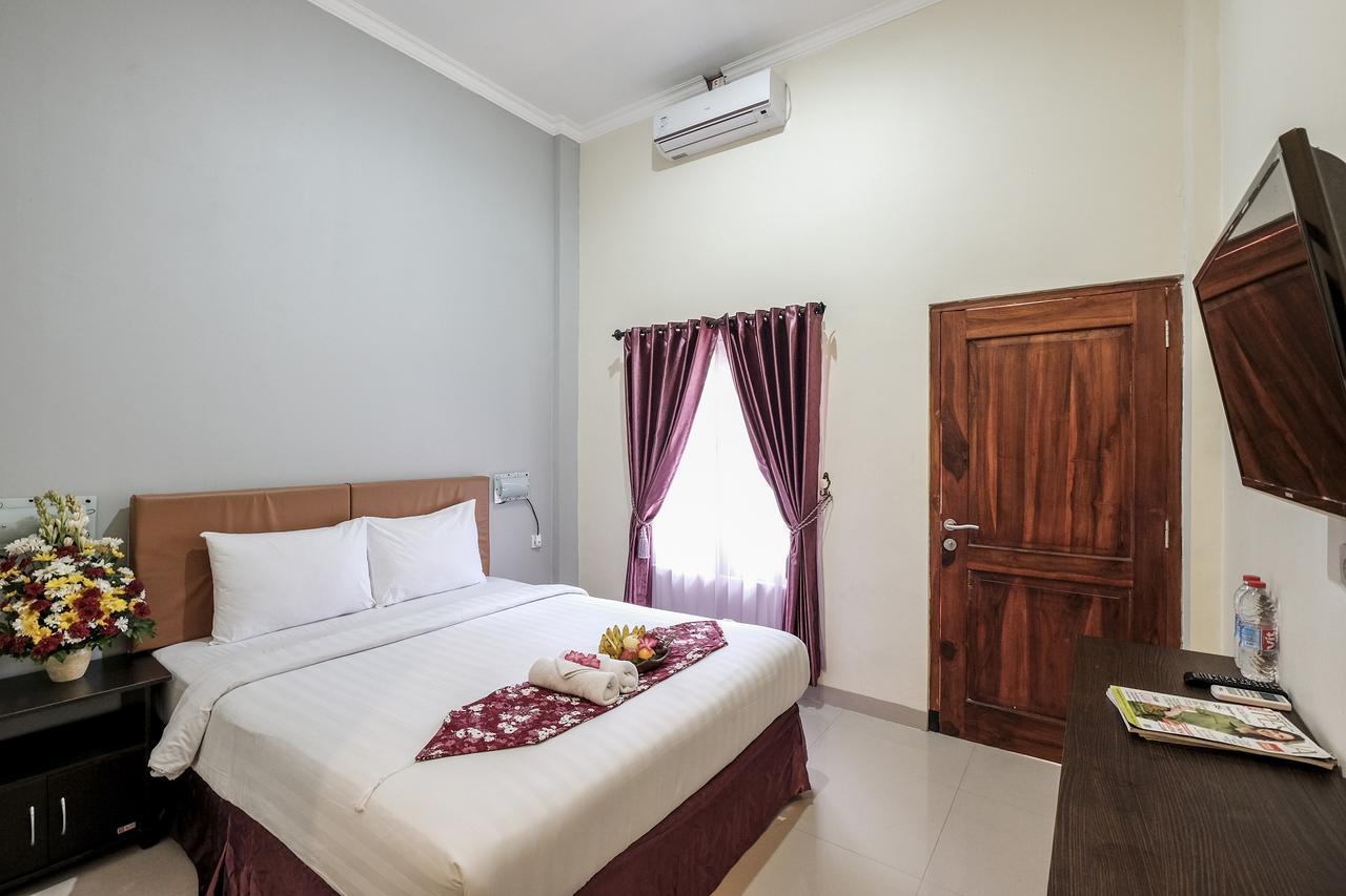 Malioboro Garden Hotel Джокьякарта Экстерьер фото